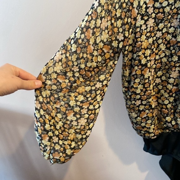 Floral Ruffle Blouse with Bodysuit - Picture 4 of 5